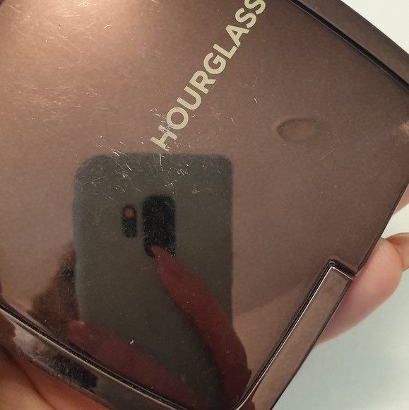 Hourglass ambient lightening powder - Picture 3 of 3